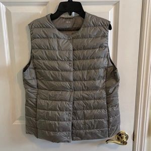 Uniqlo ultra light down vest